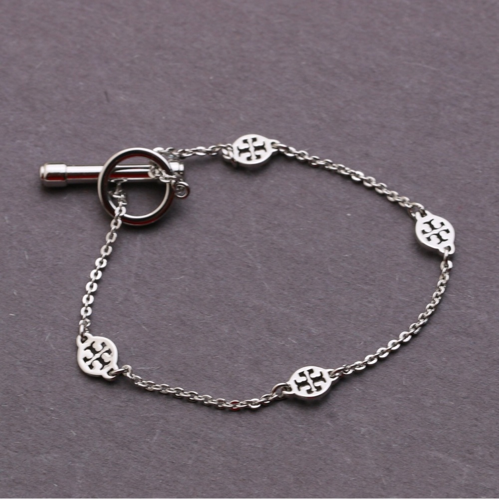 Tory Burch Logo Toggle Short bracelet in Silver